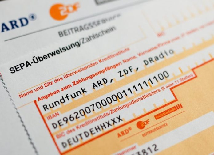 GEZ-Bescheid von ARD und ZDF.