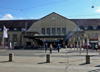 Der Hauptbahnhof in Karlsruhe.