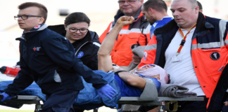 Ein Karlsruher SC Spieler ist verletzt.