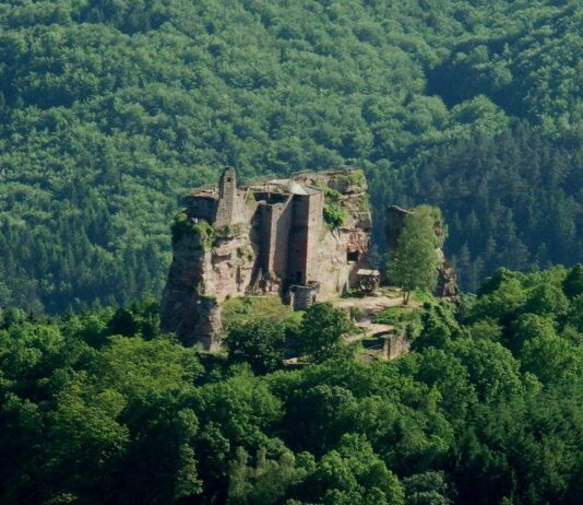 Die Burg Fleckenstein im Elsass