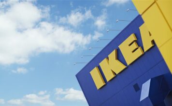 Ikea Logo mit blauen Himmel