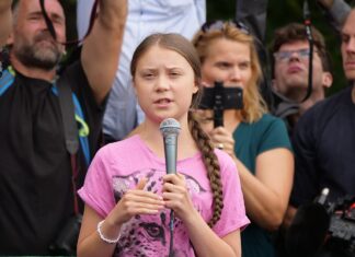Greta Thunberg klimaaktivistin bei einer Rede