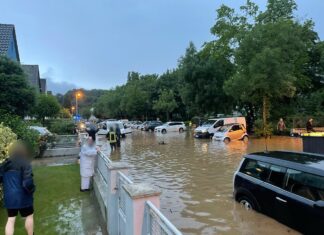 Hochwasser erreicht Ortschaft