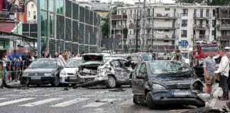 Unfall auf Kreuzung im Stadtgebiet