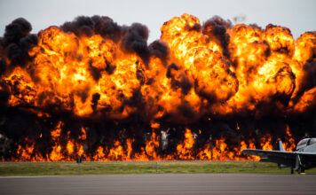 Explosion nach Flugzeugabsturz