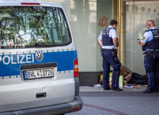 Polizeikontrolle mit Obdachlosen in Karlsruhe