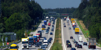Verkehr auf der Autobahn A8