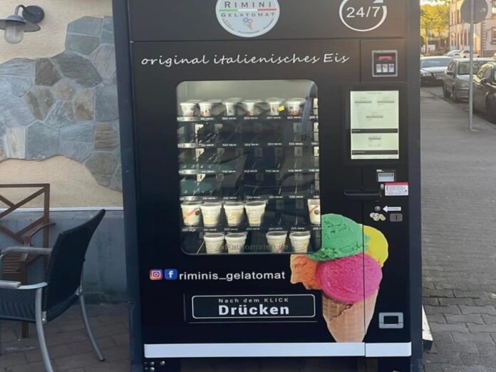 Ein Eis-Automat auf der Straße