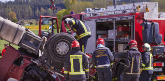 Traktor-Unfall mit Einsatzkräften