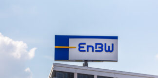 EnBW Gebäude mit Schild.