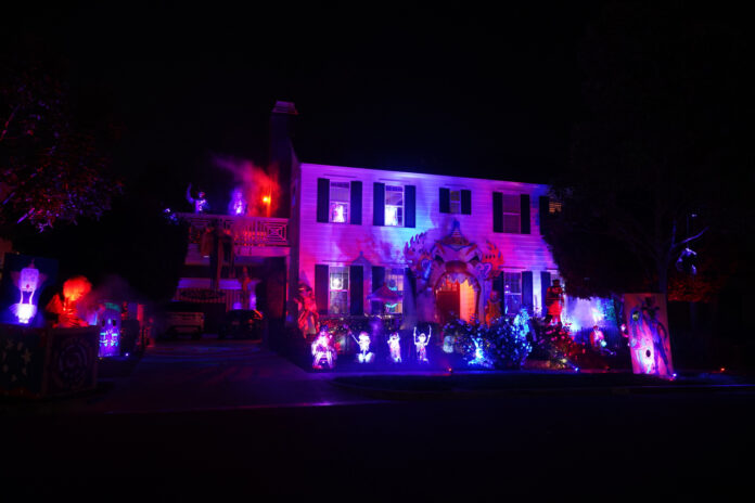 Halloweenhaus mit Beleuchtung
