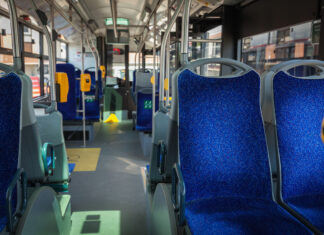 Linienbus mit Sitzplätzen