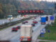 Deutsche Autobahn mit Verkehr