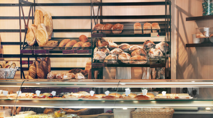 Ein Blick in eine Bäckerei und Konditorei.