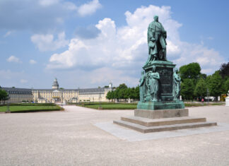 Das Schloss Karlsruhe ist nicht nur Wahrzeichen der Stadt, sondern auch kultureller Hotspot.