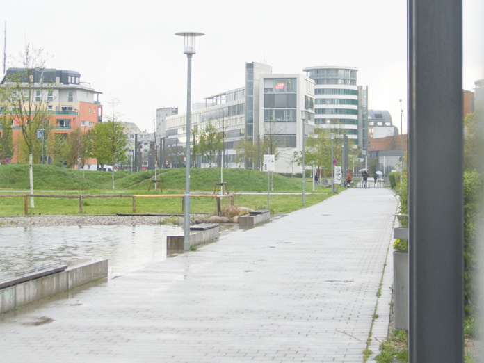 Der Citypark in Karlsruhe mit See.