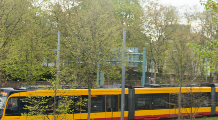 Eine Straßenbahn in Karlsruhe.