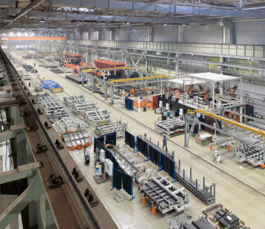 Industrieanlagen für die Herstellung von großen Mechanismen, Maschinen und Strukturen