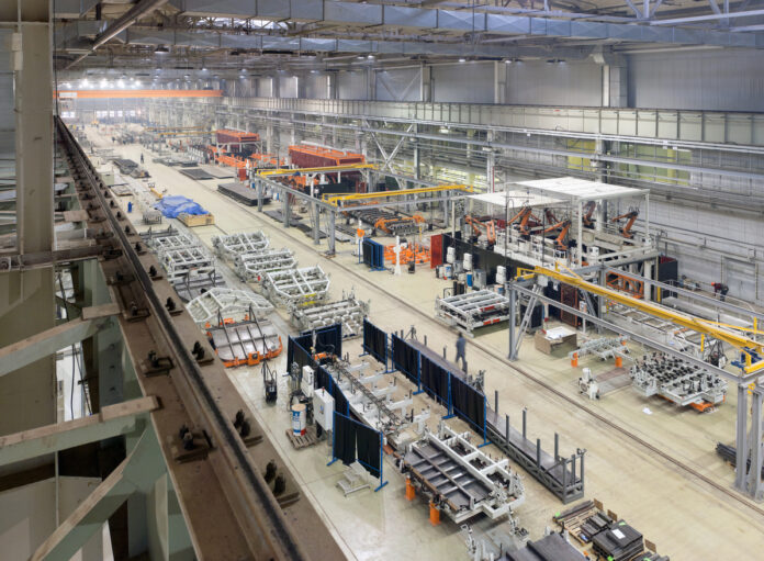 Industrieanlagen für die Herstellung von großen Mechanismen, Maschinen und Strukturen
