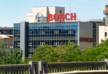 Bosch Gebäude mit Gläserfront.