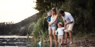 Manchmal ist es schwierig, die Kinder zu beschäftigen. Deshalb geben wir ein paar Tipps für tolle Aktivitäten mit Kindern.