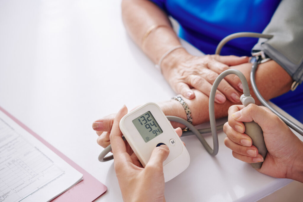 Intervallfasten kann sich positiv auf die Gesundheit auswirken und typischen Volkskrankheiten vorbeugen.