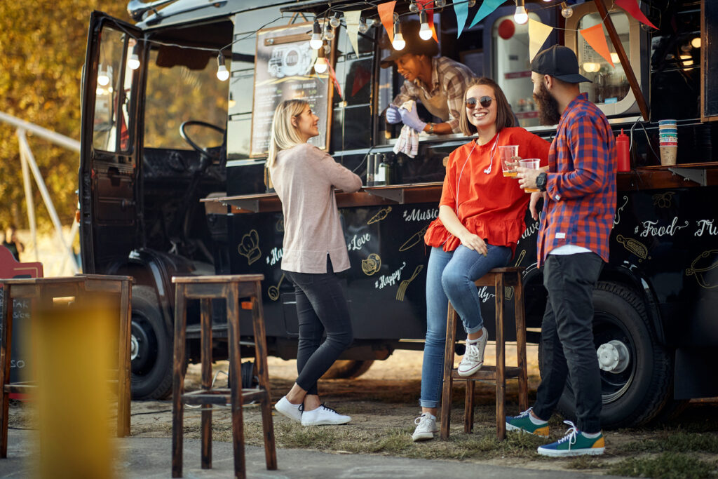 Foodtrucks in Karlsruhe: Wir zeigen einige der beliebten Trucks, die vor allem auf Festivals, aber auch auf privaten Events zu finden sind.