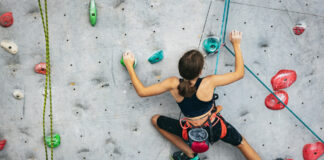 Bouldern und Klettern erfreut sich großer Beliebtheit, sowohl bei Kindern als auch bei Erwachsenen.