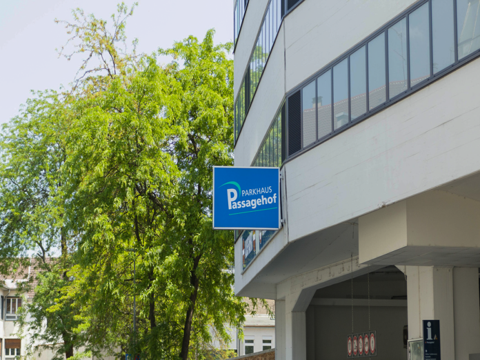 Parkhaus am Passagehof.