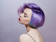 Zu den absoluten Haarfarbentrends 2023 gehört digital lavender, eine eher gewagte Farbe.