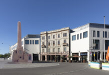 Das Ettlinger Tor Karlsruhe ist das größte Einkaufszentrum der Stadt.