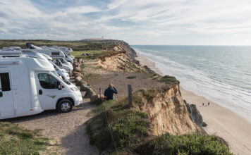 Campingplätze am Wasser sind ein toller Ort für einen aufregenden Urlaub.