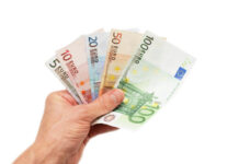 Euro Banknoten Scheine in der Hand