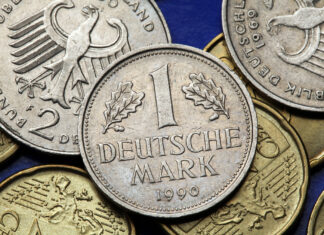 D-Mark-Münzen mit verschiedenen Werten.