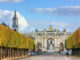 Die Sehenswürdigkeiten in Nancy sind zahlreich und beeindruckend, wobei der Place Stanislas, ein prachtvoller Platz aus dem 18. Jahrhundert, der zum UNESCO-Weltkulturerbe gehört und von vergoldeten Toren und prächtigen Brunnen umgeben ist, besonders hervorsticht. Ein weiteres Highlight unter den Sehenswürdigkeiten in Nancy ist der Parc de la Pépinière, ein weitläufiger Stadtpark, der sowohl Einheimische als auch Touristen mit seinen Skulpturen, Teichen und wunderschönen Grünflächen begeistert.