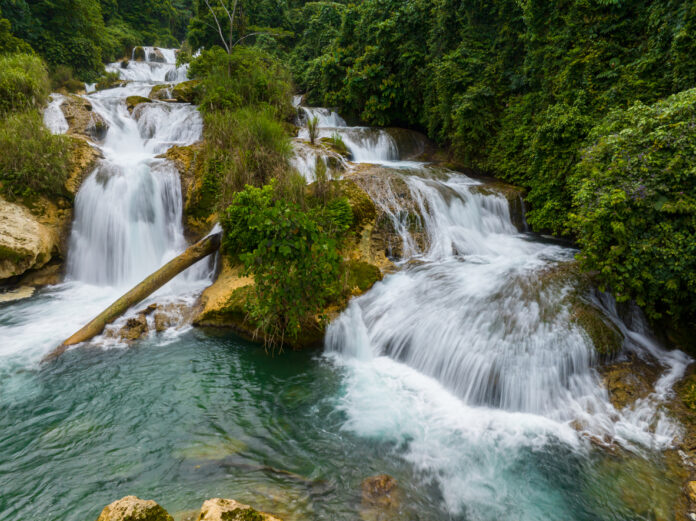 Wasserfall auf den Philippinen