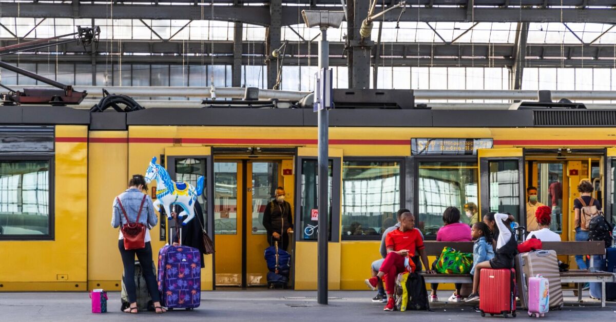 Nicht-anfassen-Hohe-Strafen-f-r-Fahrg-ste-in-der-Bahn-200-Euro