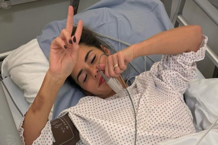 ﻿Sarah Engels im Krankenhaus. Die Ex von Pietro Lombardi liegt im Krankenbett und winkt ihren Fans zu. Sie ist krank und hat sich einer Operation unterzogen.