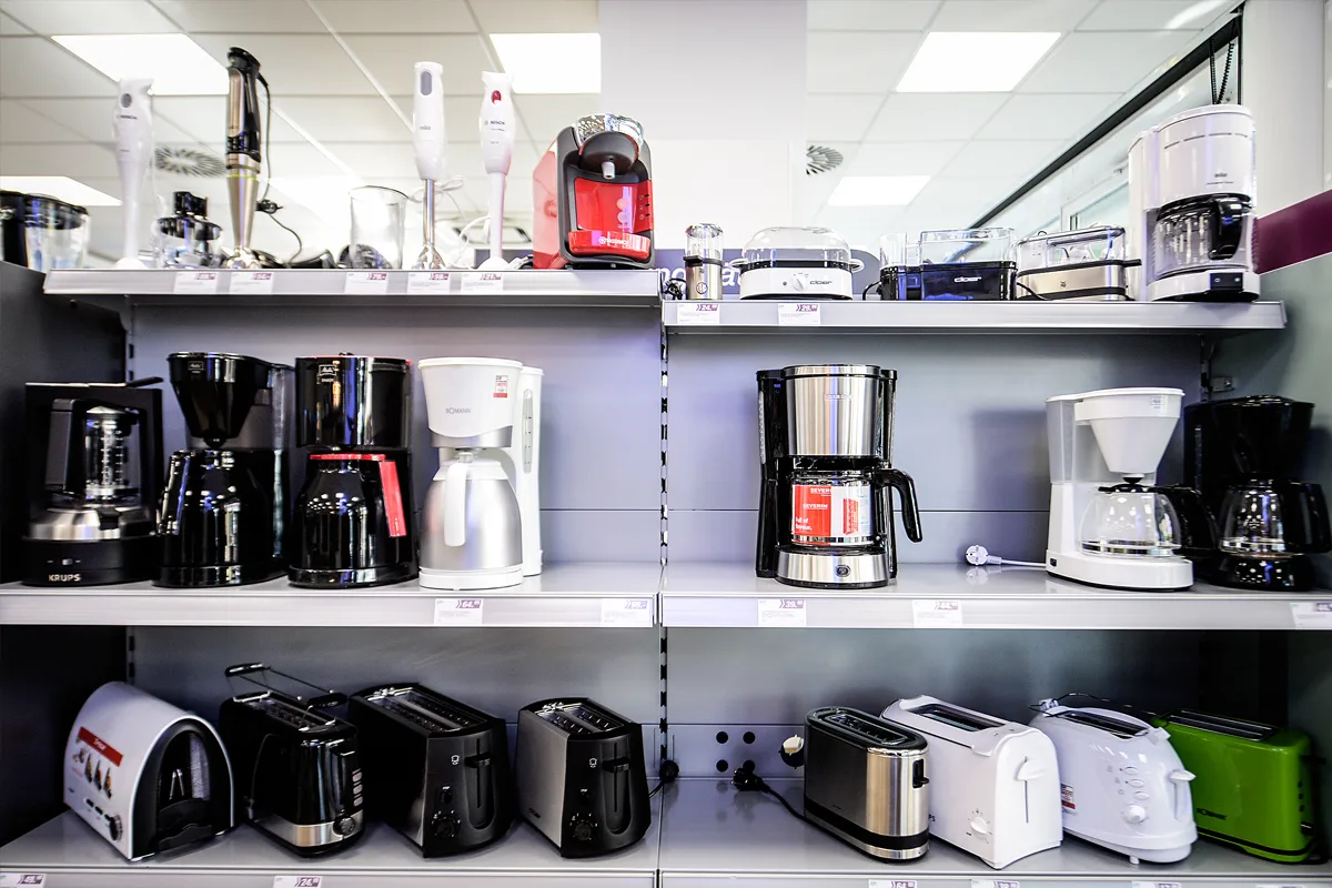 Schlie-en-Elektronik-Kette-verschwindet-aus-zahlreichen-St-dten