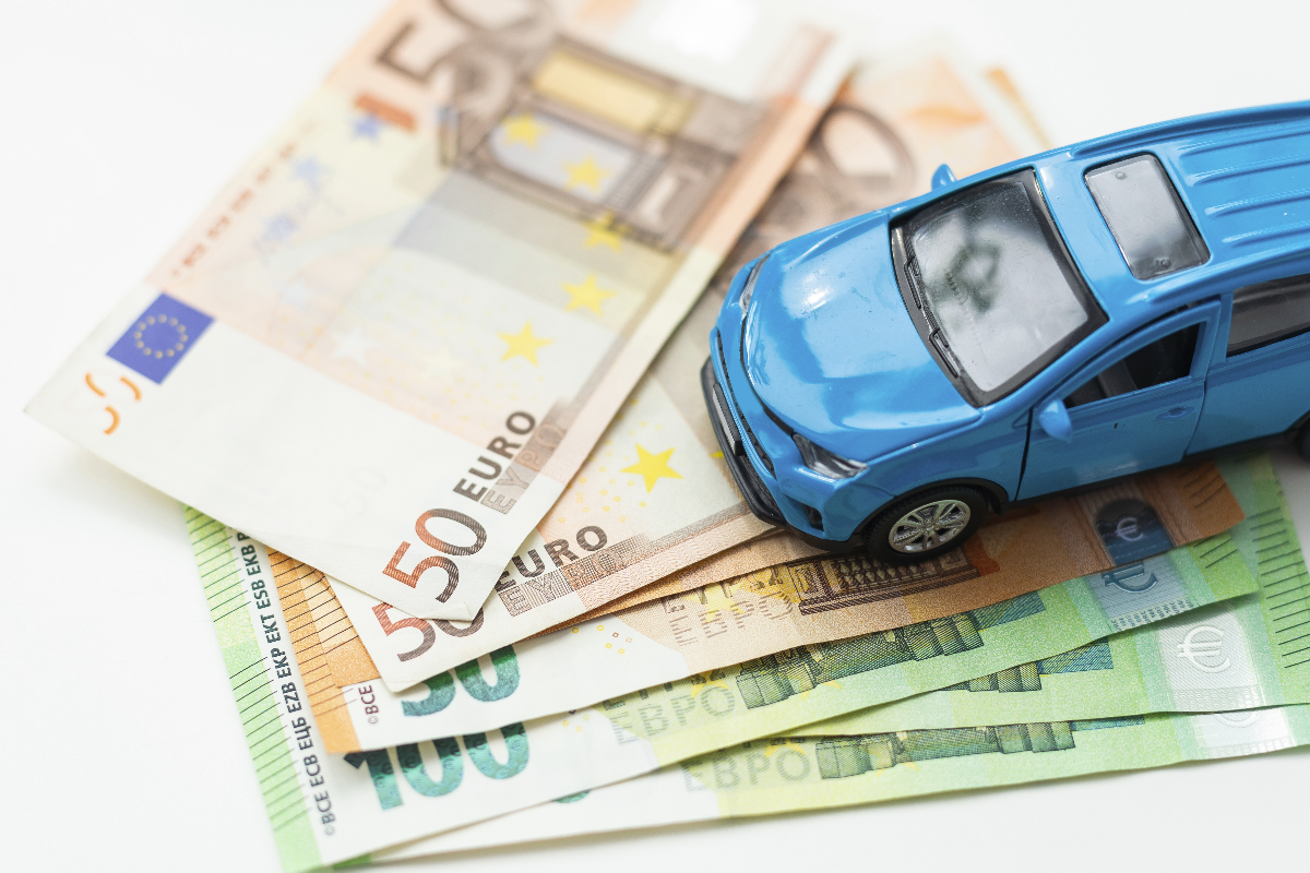 Unfair-B-rger-mit-bestimmten-Namen-zahlen-h-here-Kfz-Beitr-ge