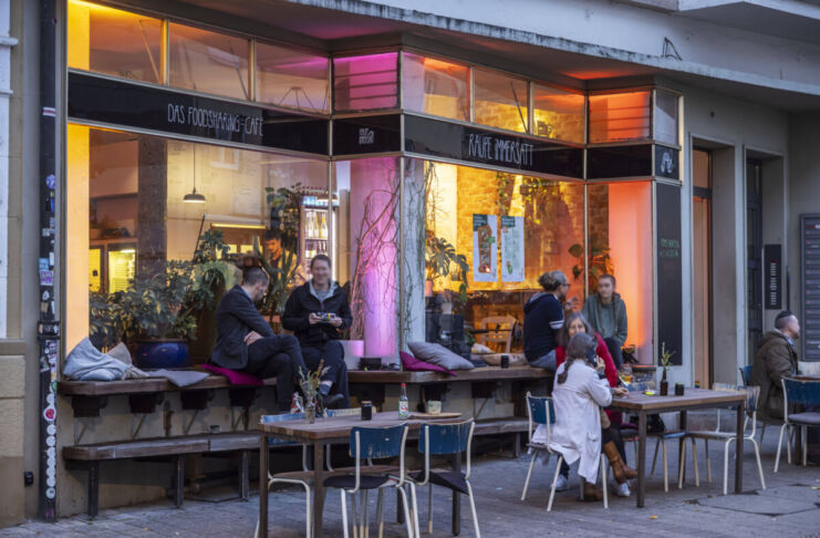Das erste Café, bei dem kein Müll produziert wird. Stattdessen wird in dem Food-Sharing Café in der Innenstadt von Stuttgart low waste großgschrieben.