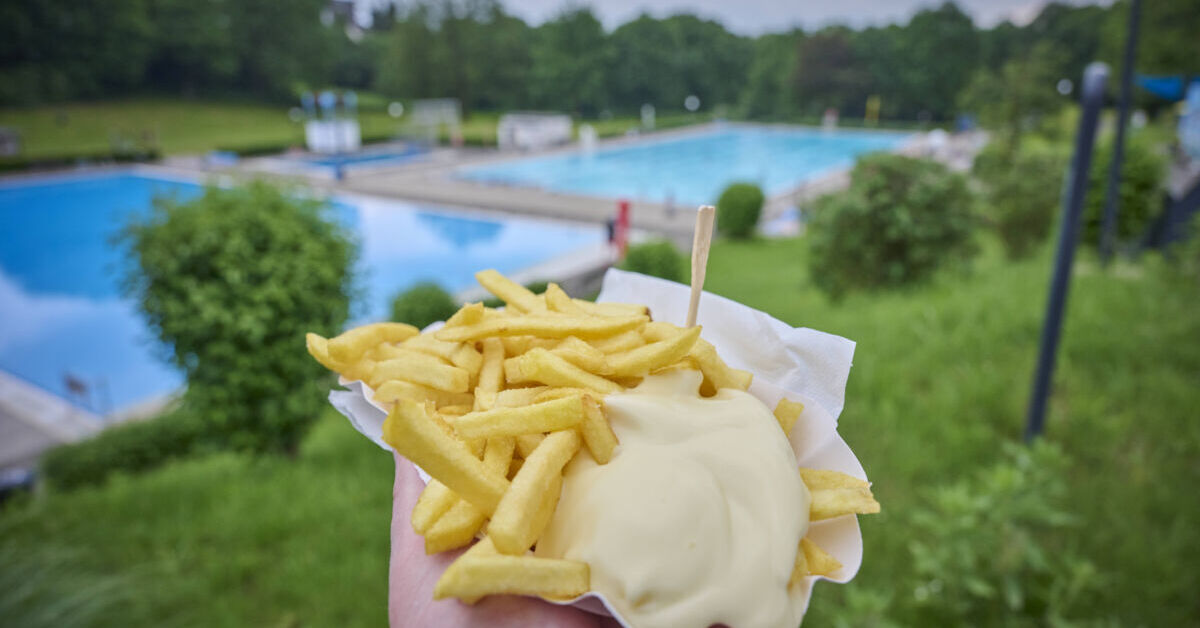 Fast-7-Euro-Freibad-Pommes-knacken-einen-neuen-Teuer-Rekord