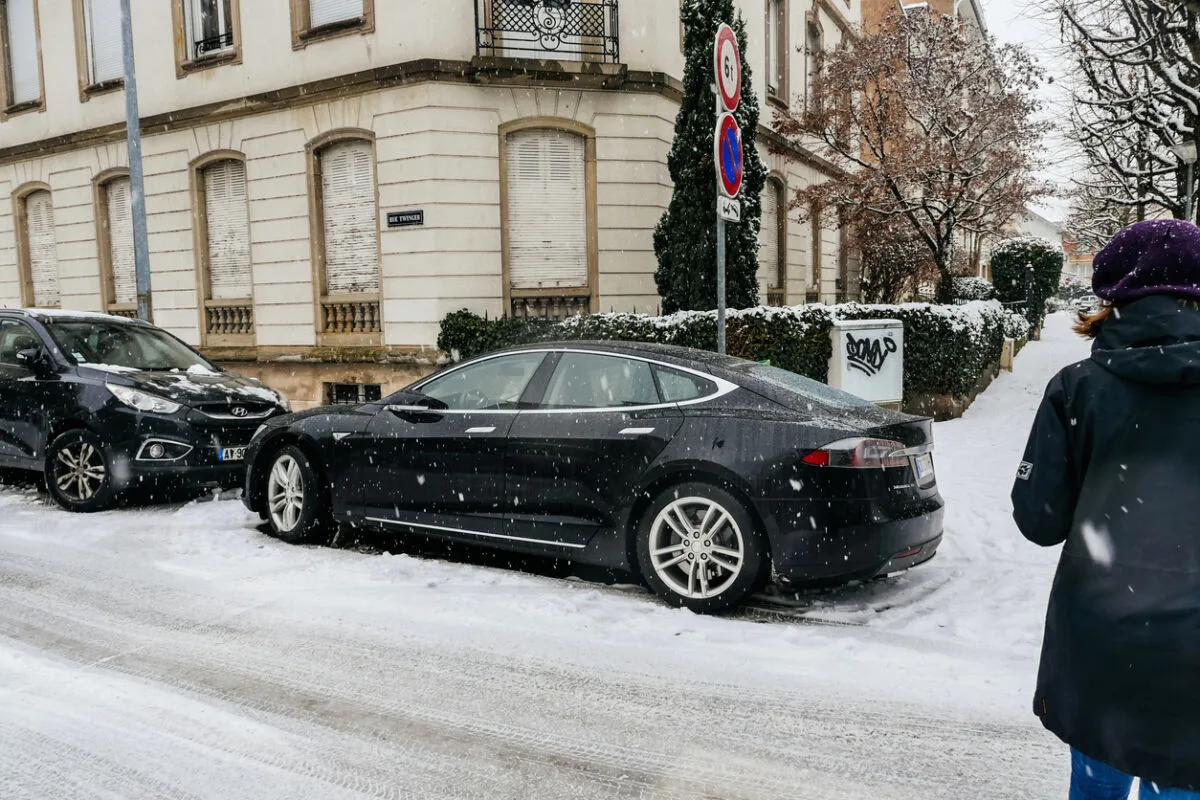 Viele-ahnungslos-Einfaches-Parken-im-Winter-f-hrt-zu-Bu-geldern