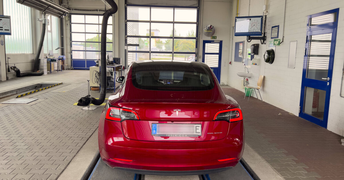 E-Auto-Krise-spitzt-sich-zu-Autofahrer-bauen-ihren-Tesla-selbst-um