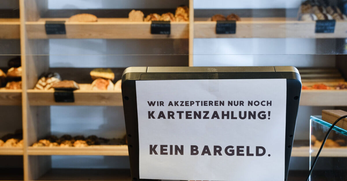 Nur-noch-mit-Karte-N-chste-B-ckerei-lehnt-Bargeld-von-Kunden-ab