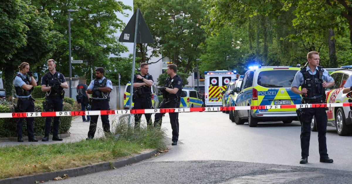 Gro-einsatz-nach-Messerangriff-bei-Karlsruhe-T-ter-dreht-durch-