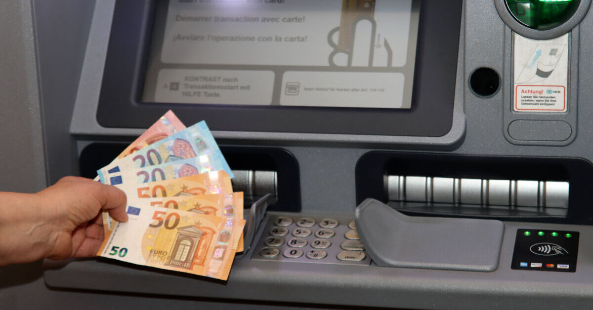Bargeld-Aus-Bank-schlie-t-alle-ihre-Automaten