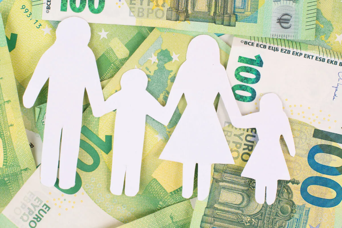 H-herer-Zuschuss-freigegeben-Millionen-Eltern-erhalten-mehr-Geld