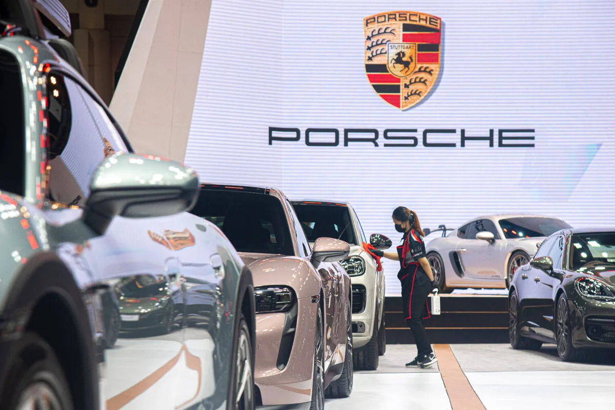 Fast-2-000-Jobs-in-Gefahr-Porsche-droht-mit-hartem-Sparkurs