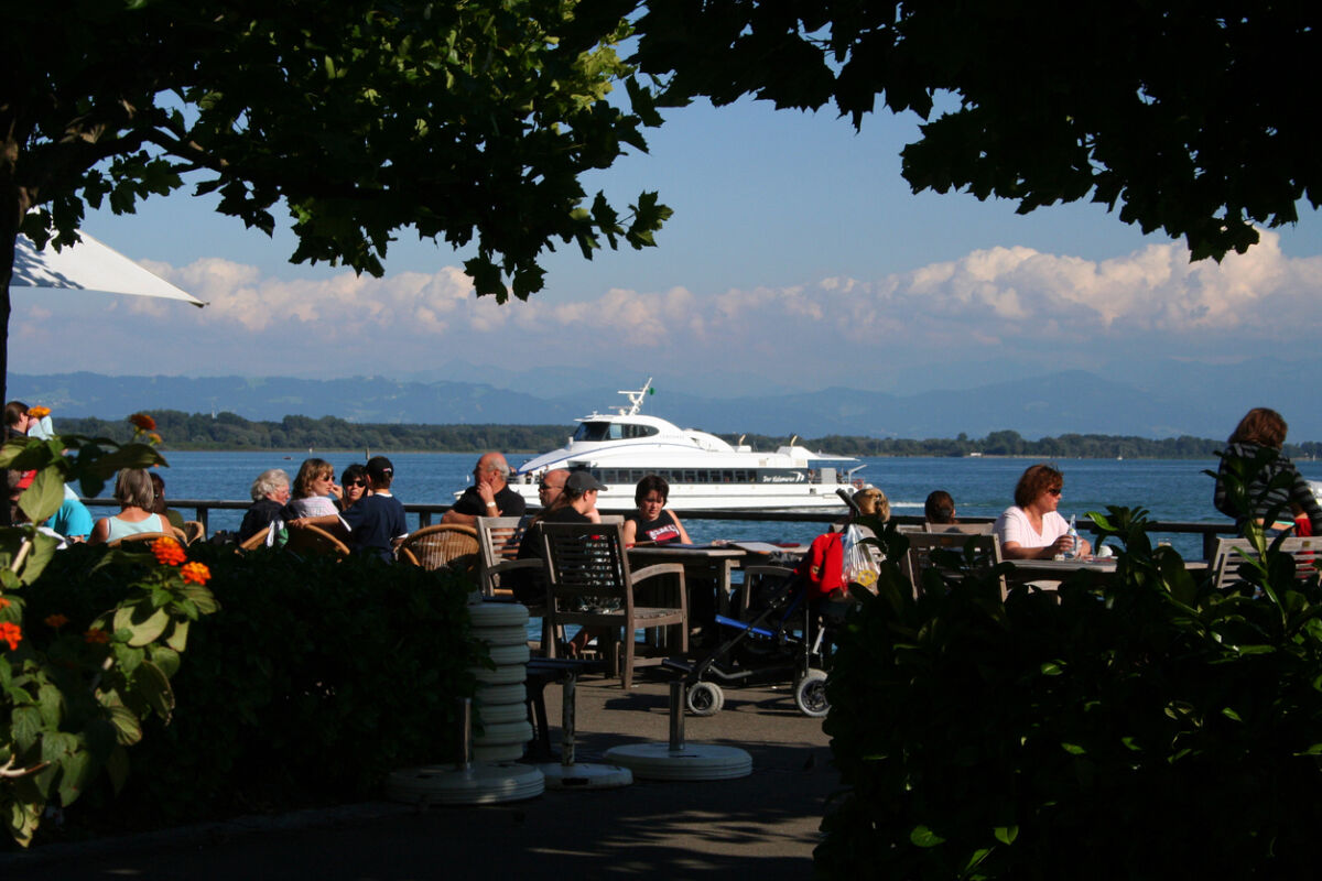 Bistro-Aus-auf-Bodensee-F-hren-Automaten-bernehmen-alles